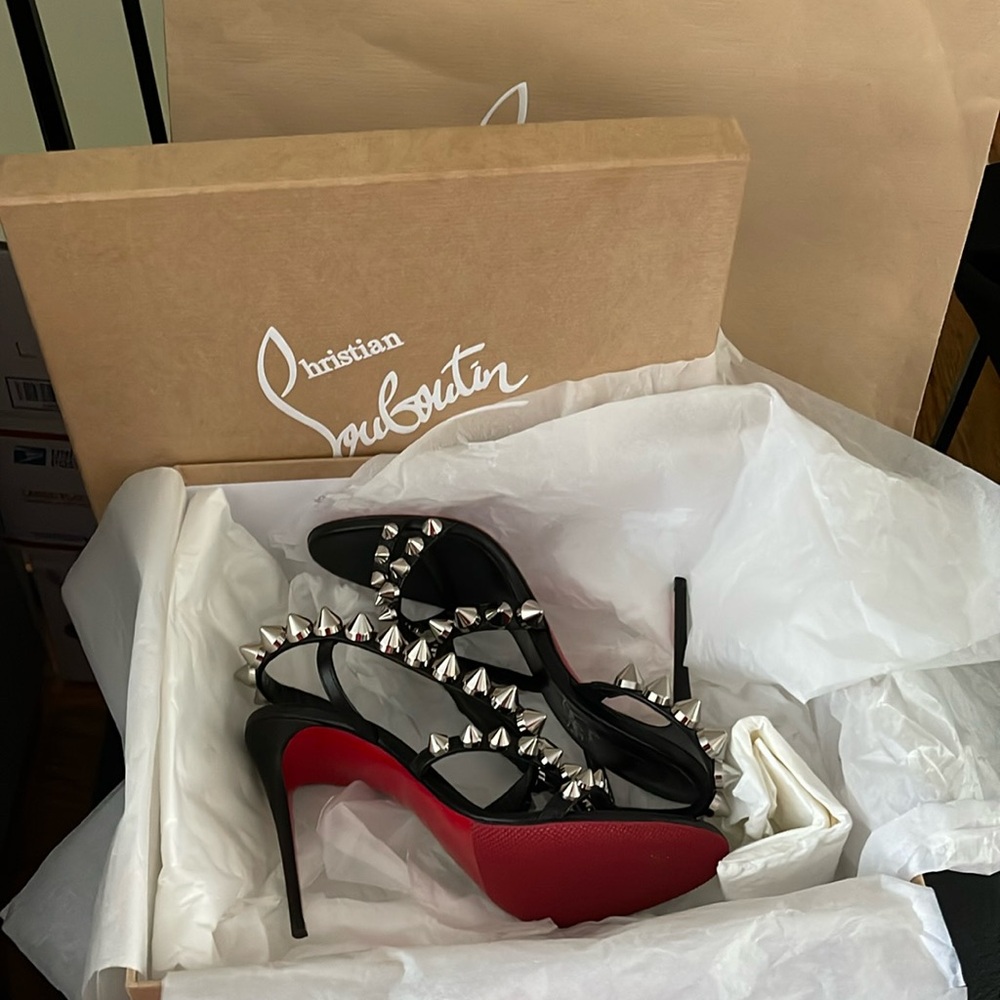 Christian Louboutin Spikita Strap size38
